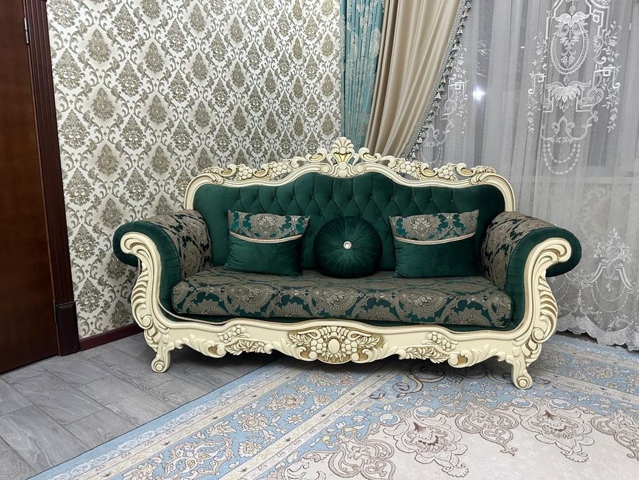 Диван с Кресломи