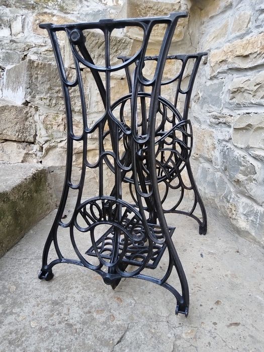 Стара Немска Основа От Шевна Машина / KOHLER.