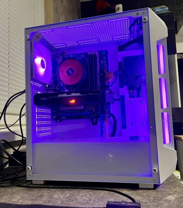 Геймърски Компютър / i7 8x3.90Ghz / 16GB RAM / RX570 8GB / 3TB