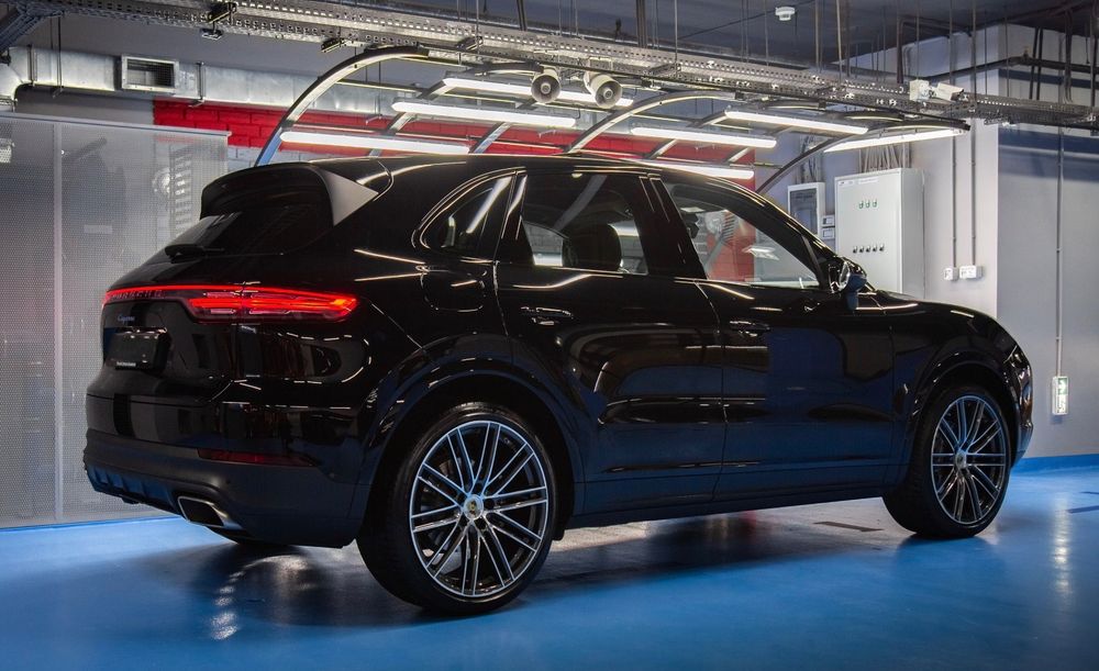 Porsche Cayenne Black edition, unic proprietar, Impecabil, jante turbo 22inch/7000 €