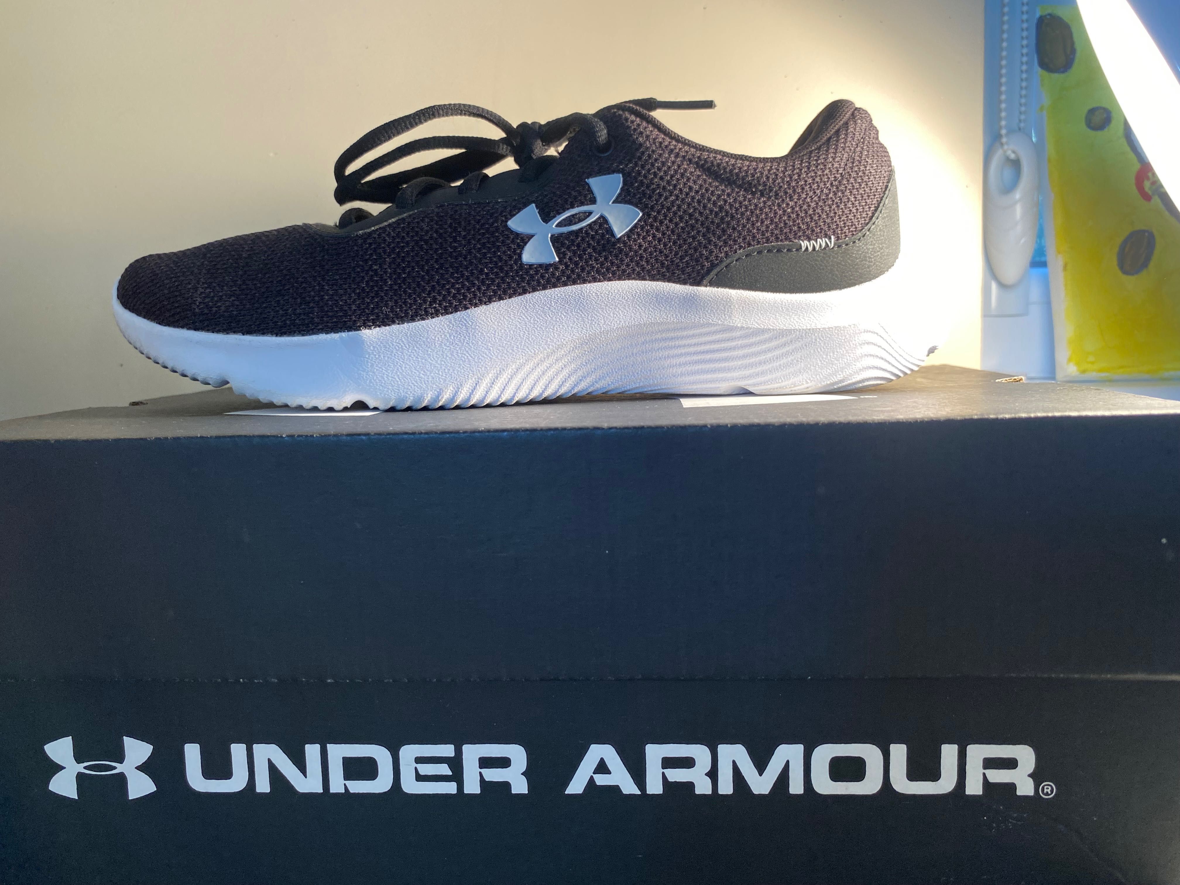 Under Armour Маратонките