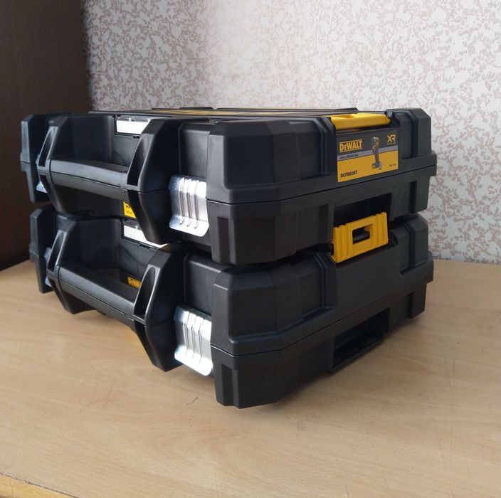 Куфари DeWalt XR T-STAK за винтоверт/гайковерт