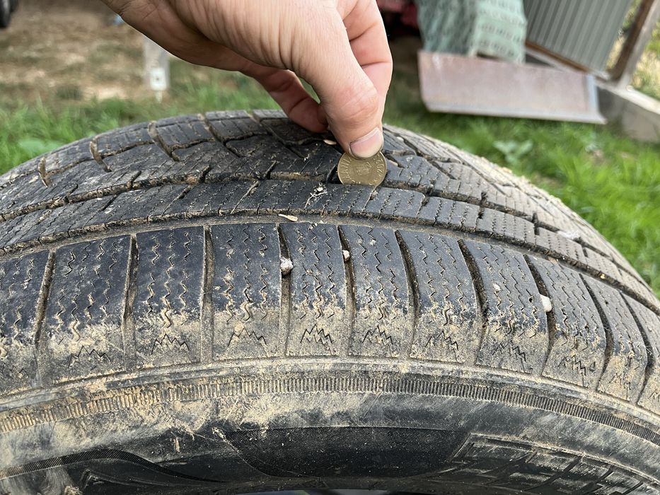 235/65R17 cauciuc iarna