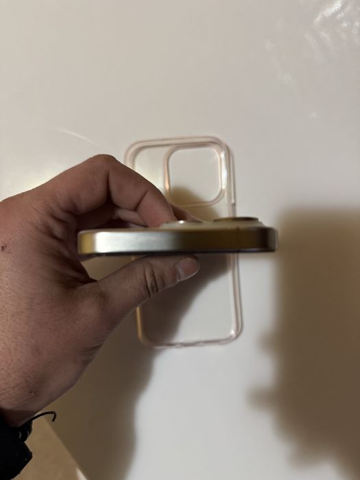 Vând iphone 15 pro /256GB