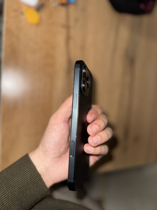 IPHONE 16 pro max 246 gb , AH/A Dubai