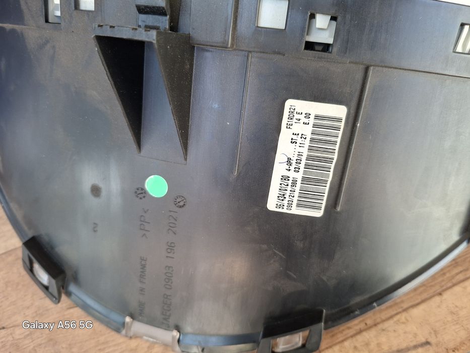 Оригинален километраж PEUGEOT 206 benzin 2 букси