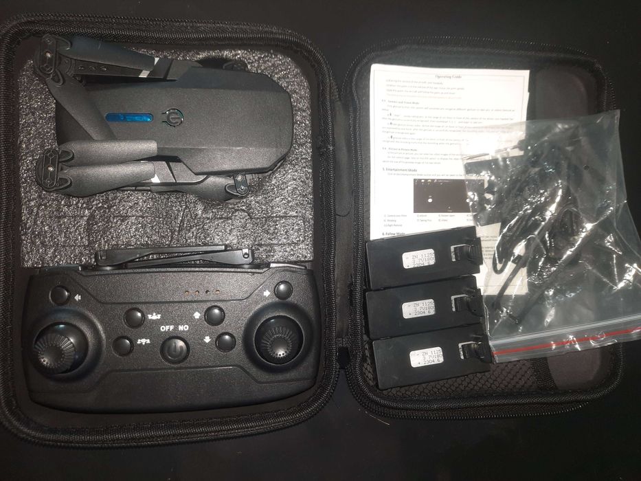 OFERTA! Drona pliabila 3 baterii. Aplicatie si functii Smart. 2 camere