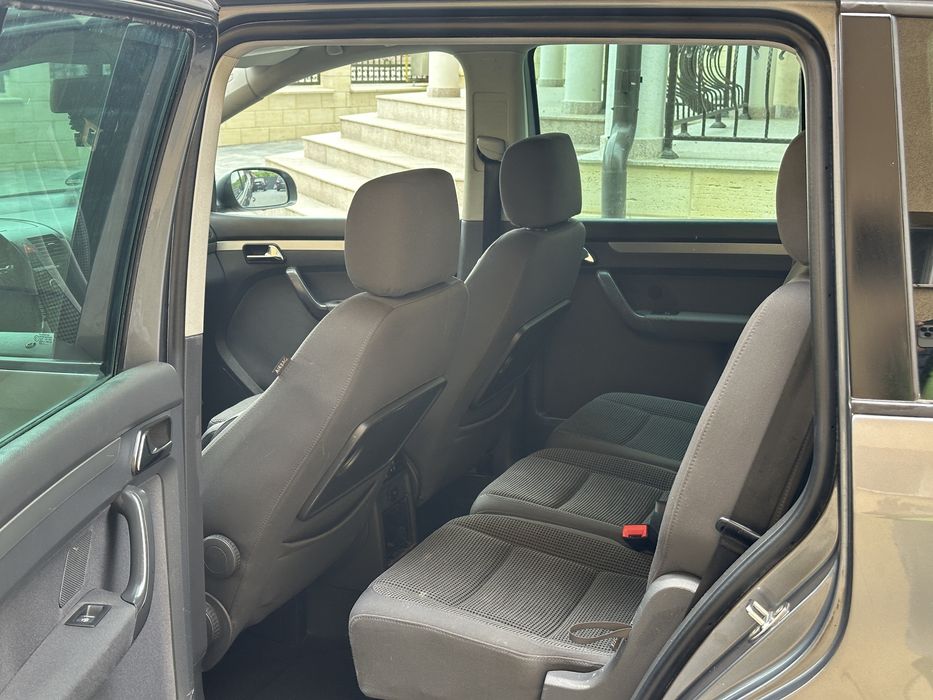 Vw Touran 1.9 TDI 105 CP 2006 / 7 Locuri Adus recent