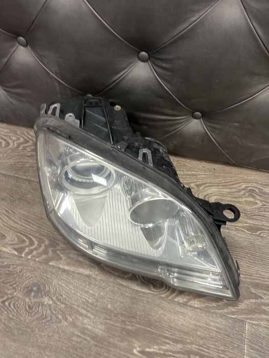 Mercedes w164 ML фейс десен фар фарове