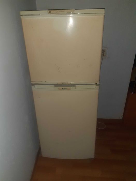 Холодильник Бирюса