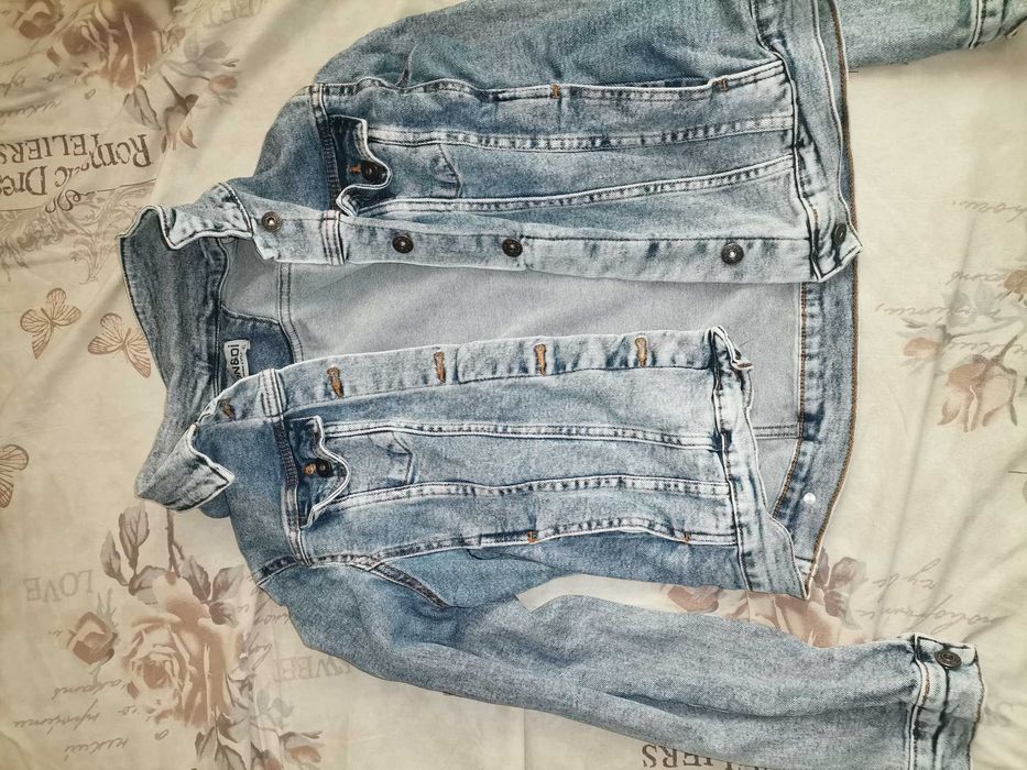 Дамско късо дънкено яке