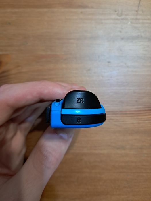 Nintendo Joy Con червен и син