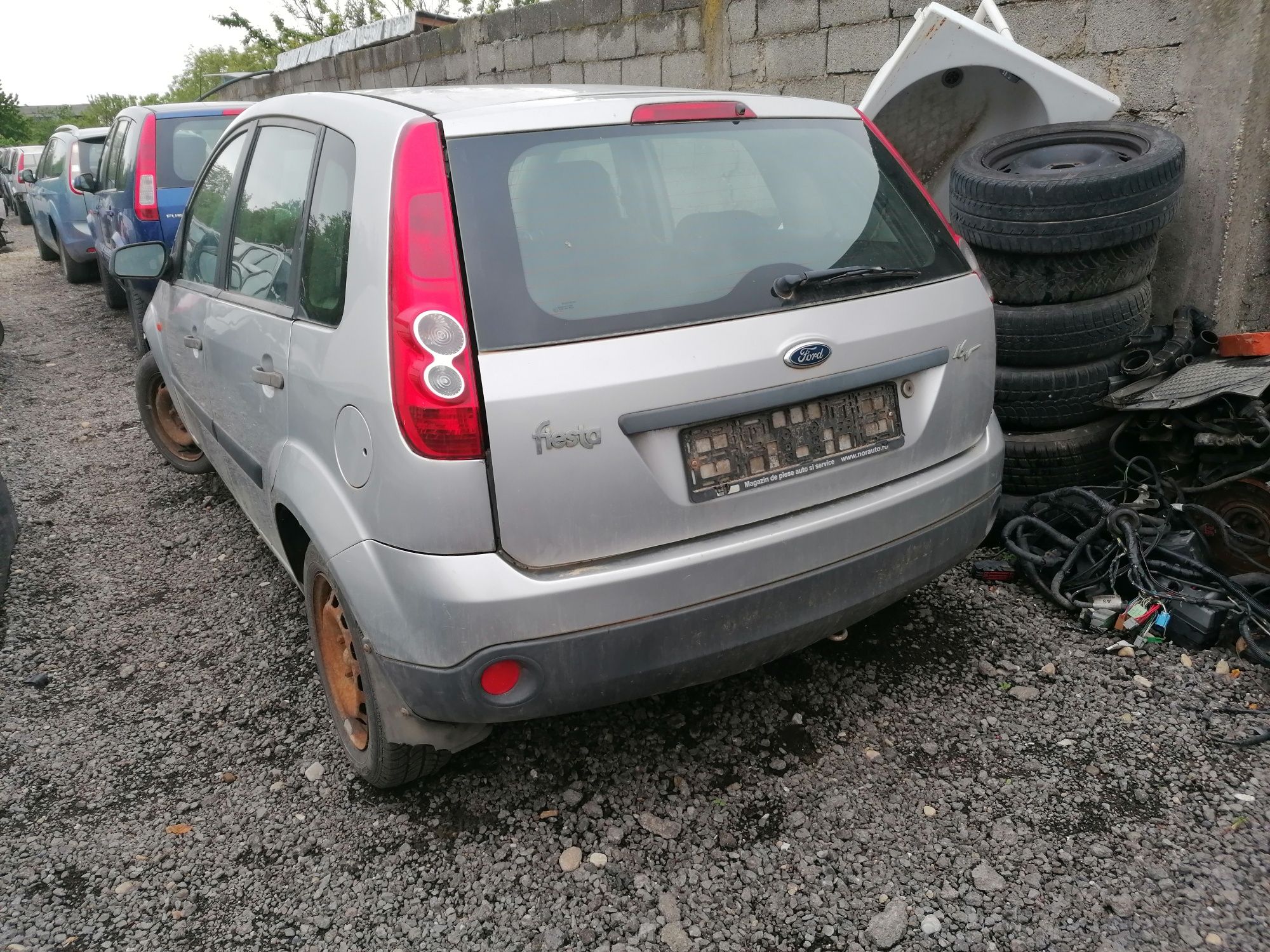 Bara spate Ford Fiesta, bara Ford Fiesta