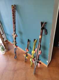 Set skiuri, clăpari și bețe 2 adulți și 2 copii