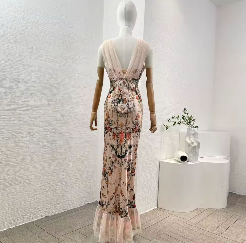 Коктейлна рокля по модел Miss Rosier XS-M