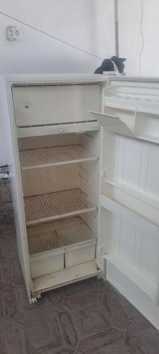 Xolodelniklar sotiladi sovetiski yaxshi xolatda ishlaydi