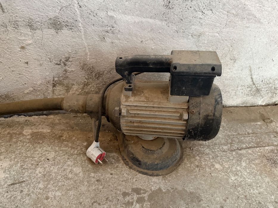 строительный вибратор