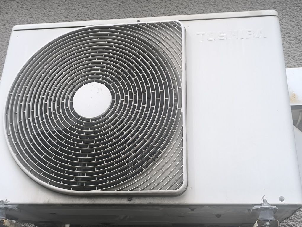 Продавам 3 оригинални японски климатика – Sanyo, Toshiba и Fujitsu