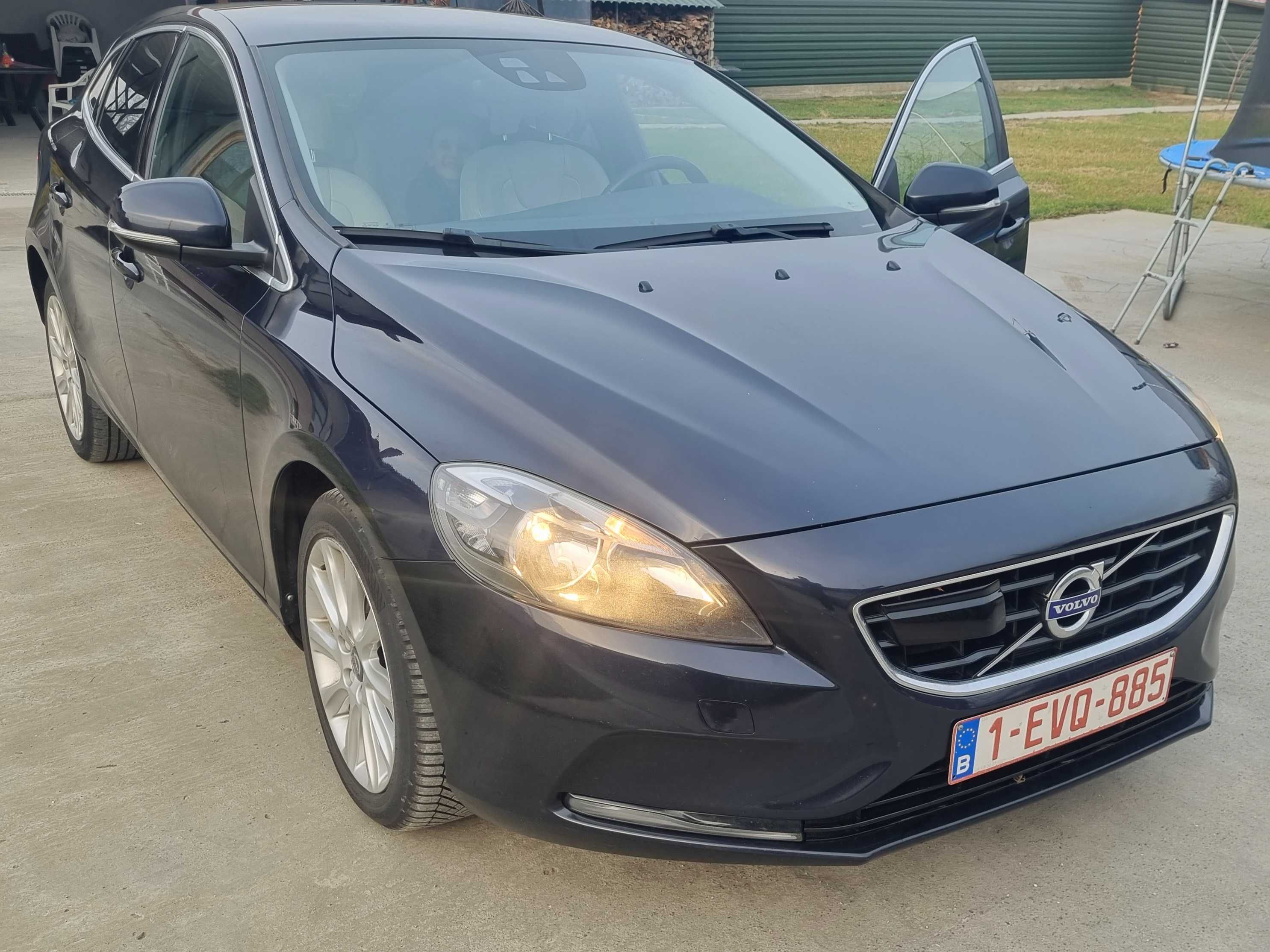 Volvo V40 120cp 2016