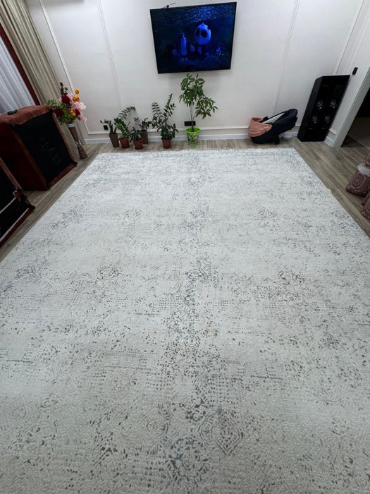 Ковер в хорошем состоянии