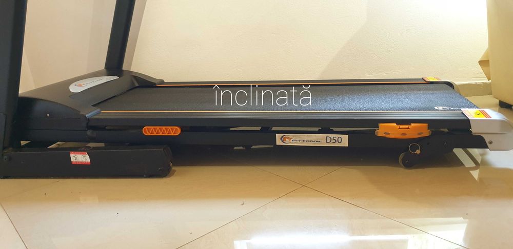 Bandă de alergat FitTronic D50 + 1/2 sticlă de ulei pentru ungere