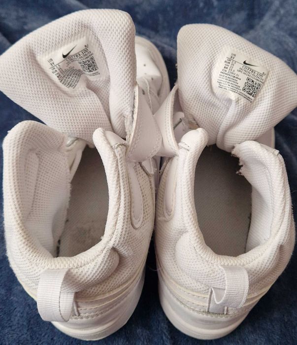 Adidași Nike, mărimea 35.