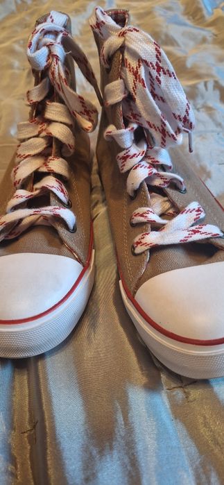 Bascheti fete Country Maddox,noi,40 lei