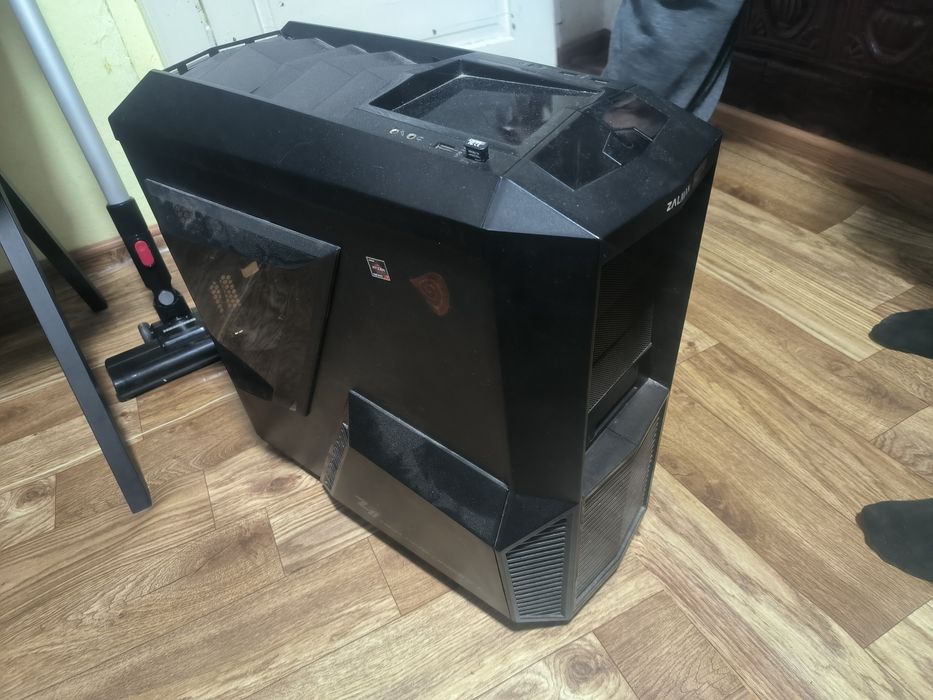Vând PC de gaming +  monitor 4k + controller xbox
