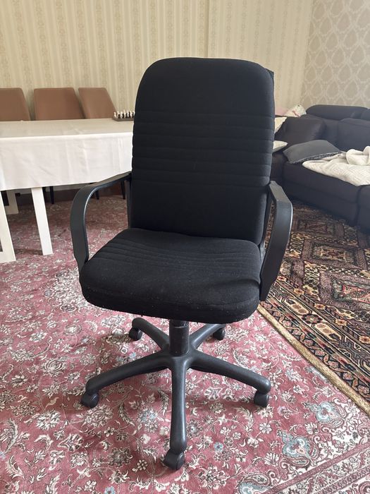 Офисное кресло б/у