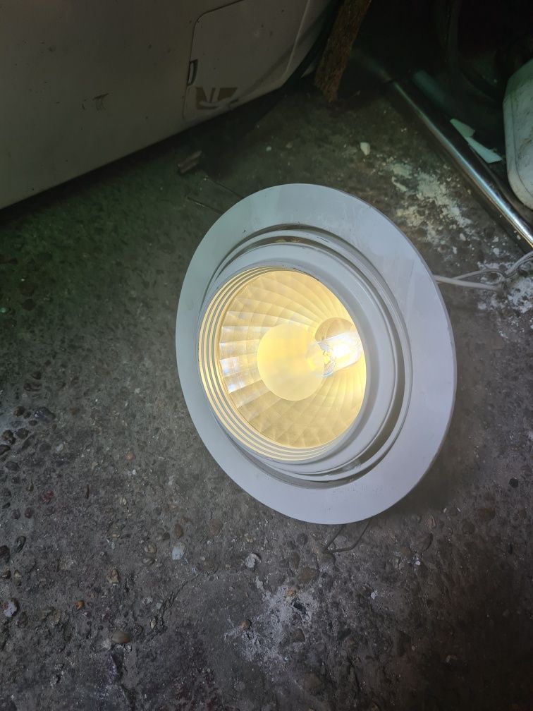 15 spoturi tavan 18cm