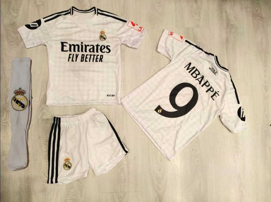 2025 Екип Мбапе + Чорапи Реал Мадрид НОВО 24/25 сезон Бял цвят Детско