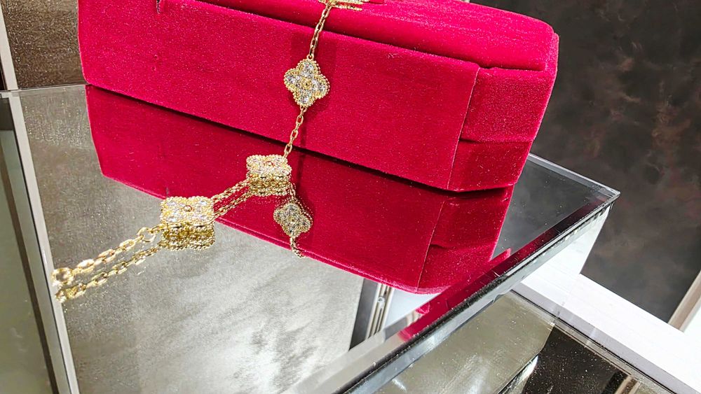 Van Cleef & Arpels VCA 5 Gold Diamond Vintage Alhambra Дамска Гривна
