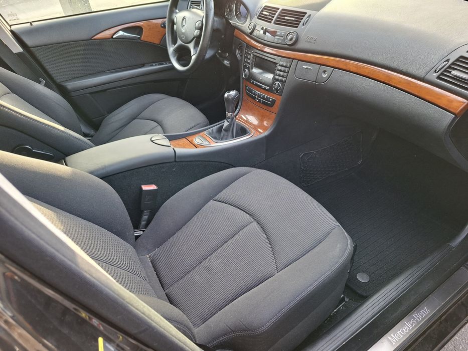 Mercedes benz e200 *w211 facelift * Germania.

E200 kompressor .model