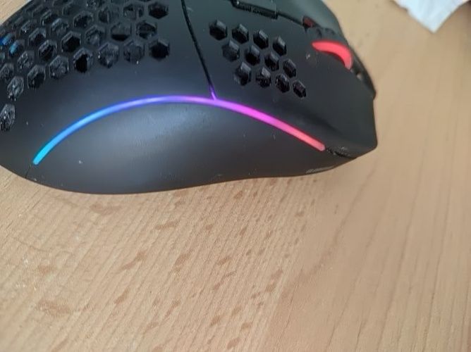 Mouse gaming rgb Glorious model D usb fir