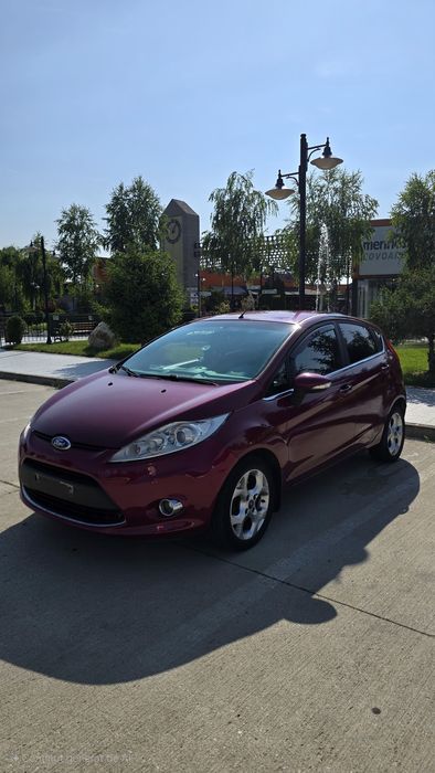Ford fiesta   Titanium Magenta