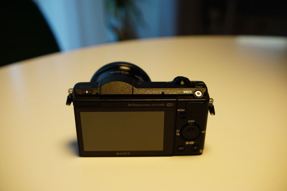 Sony a5100, doar 1430 de cadre!!