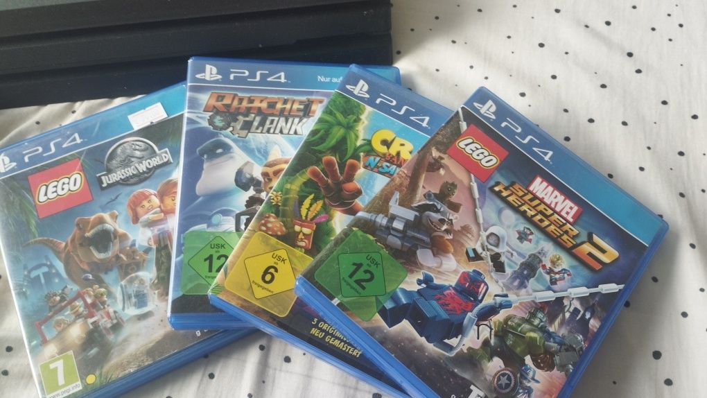 Плейстейшън 4 Про