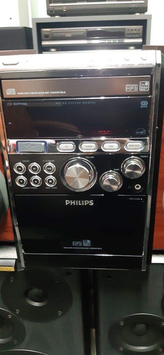 Vând minisistem Philips cu USB