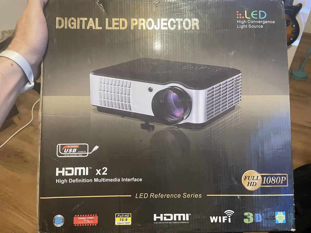 Proiector HD Home Cinema