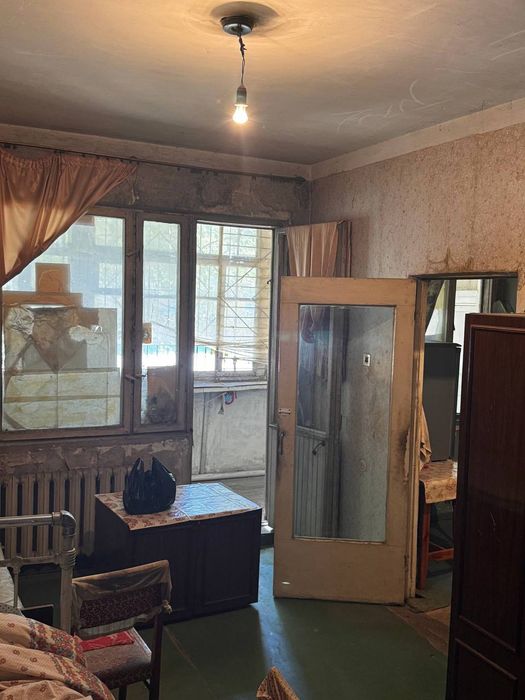 Срочно Продам квартиру Юнусабад 15. Однокомнатная без ремонта