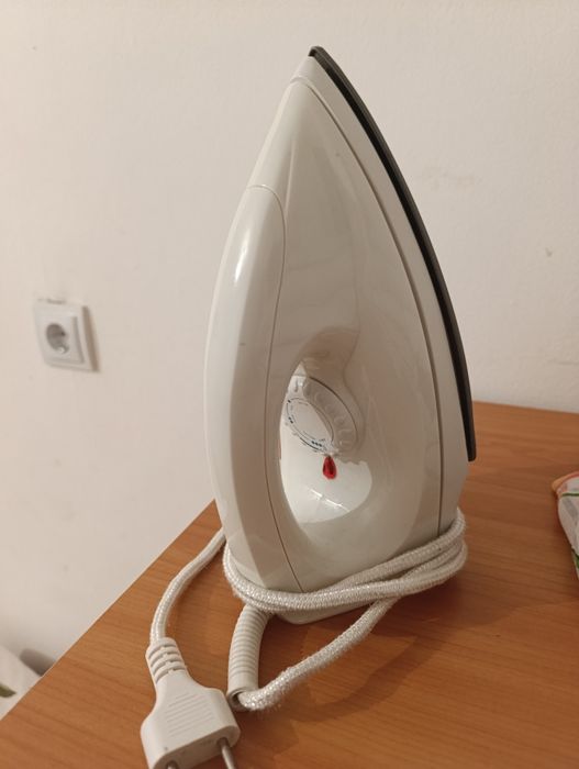 Продается утюг в хорошем состоянии