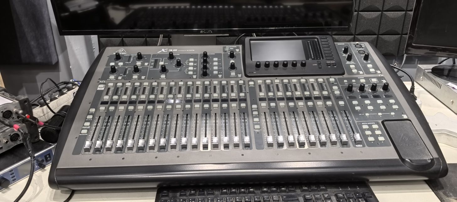 Behringer X32 цифровой микшерный пульт