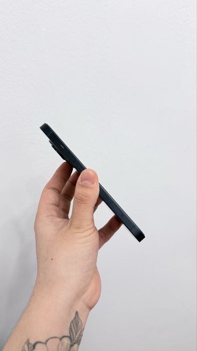 Iphone 13 темно синего цвета
