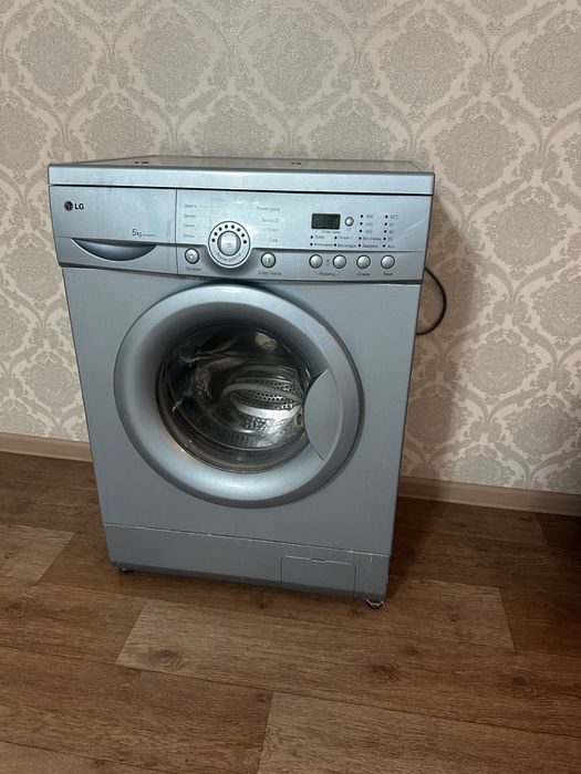 Продам машинку lg 5kg