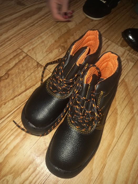 Новые ботинки.   .