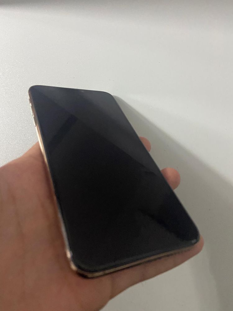 Продам iphone xs max в среднем состаний