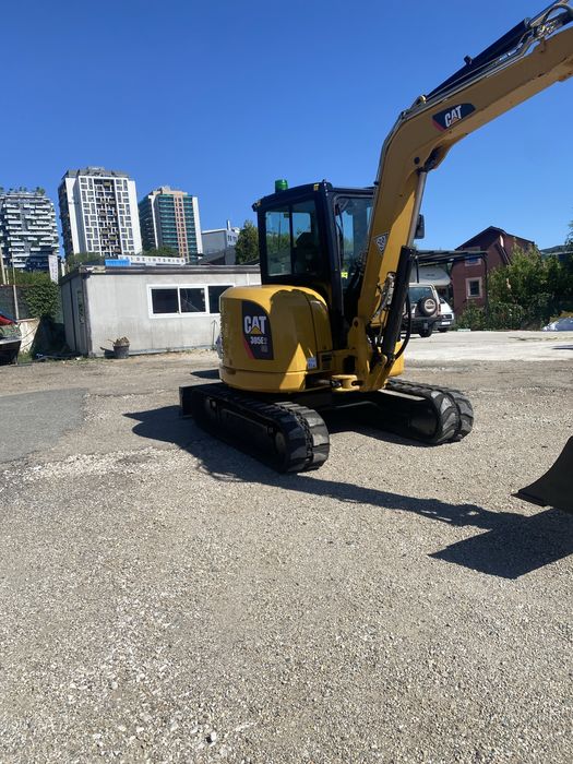 Miniexcavator cat 305 E2 an 2019 5,2 tone