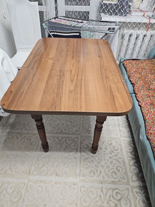 Продаю стол на кухню