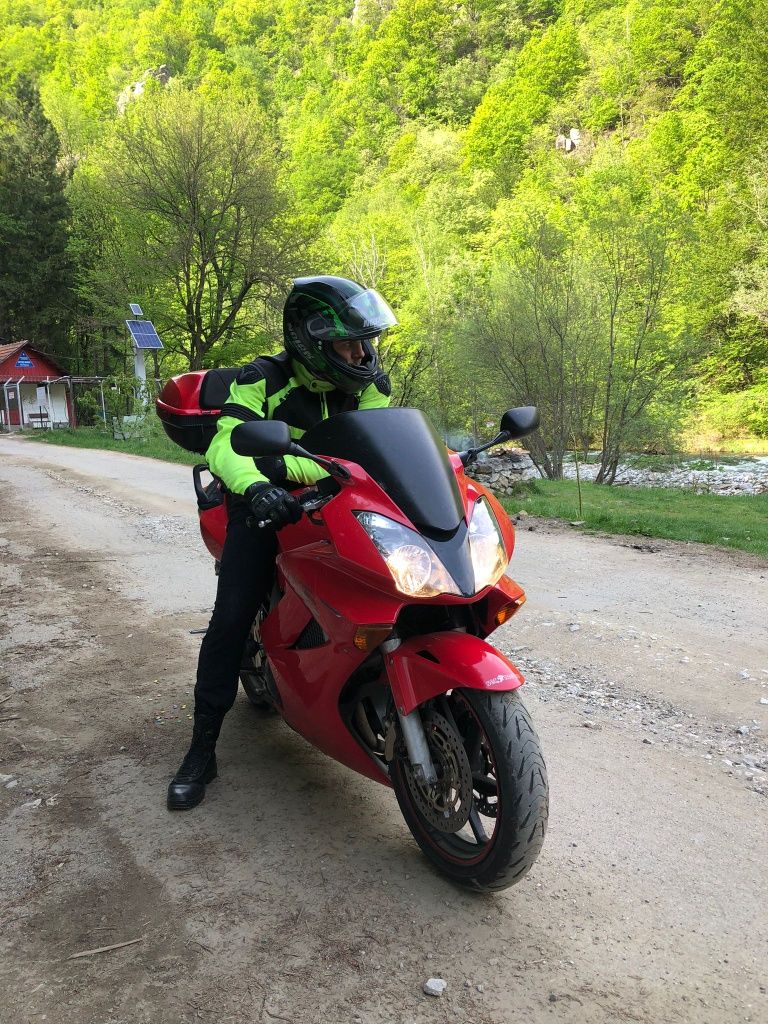 Honda vfr800 v-tech, ABS 2002