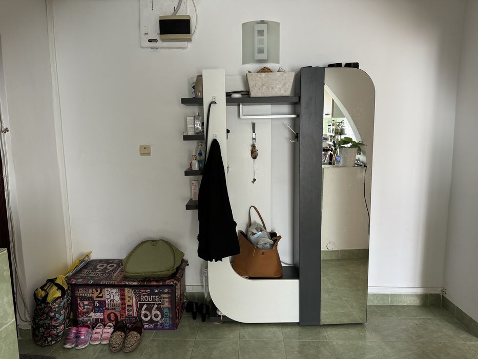 Apartament 2 camere  et. 4, central, strada Zmeurei